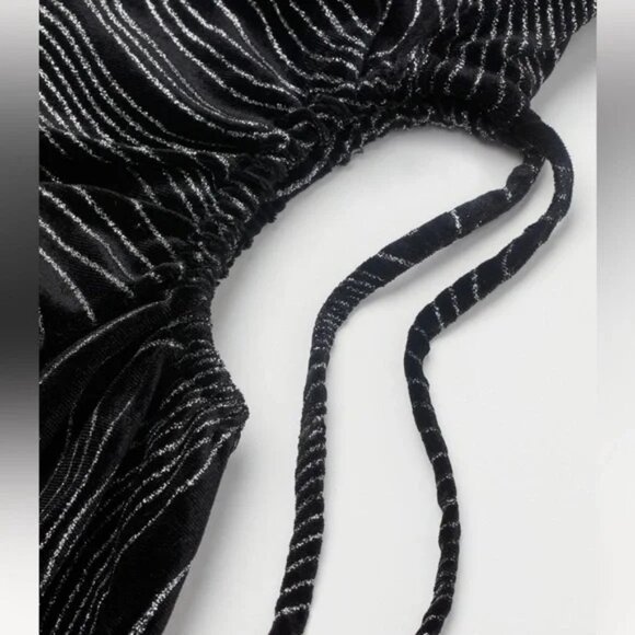 Short Black Cut-out dress With Silver Detailing - Picture 3 of 4